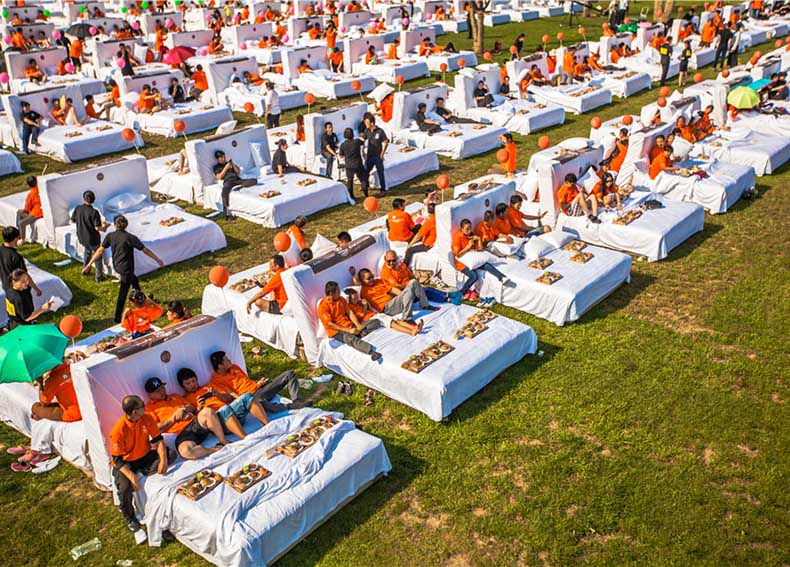 Café de manh? na cama quebra recorde do Guinness