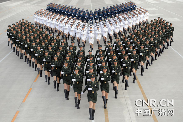 Uniformes militares marcham ao ritmo dos tempos