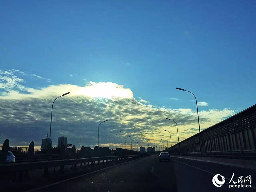 Medidas anti-polui??o limpam o céu de Pequim