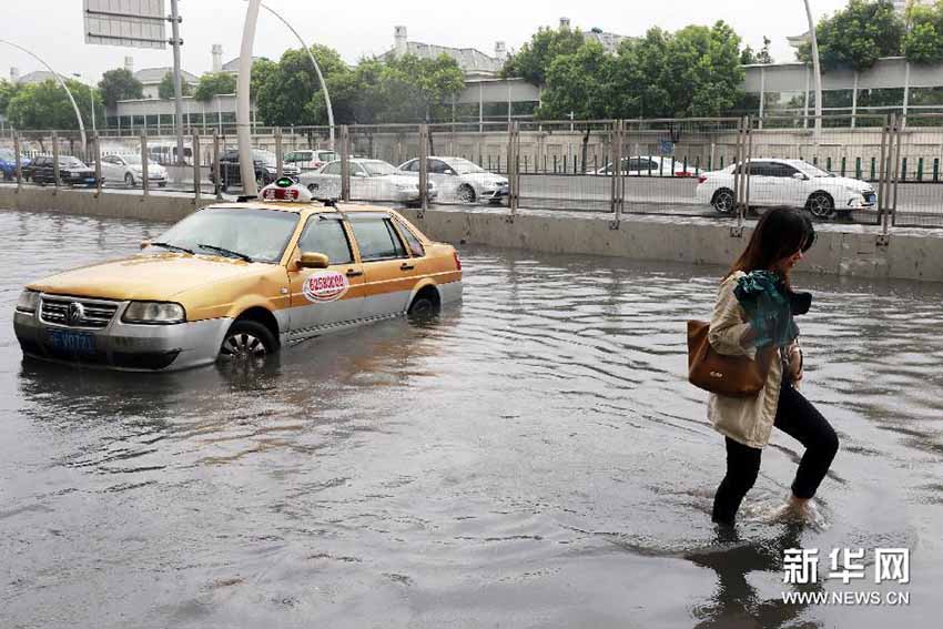 Chuvas torrenciais atingem Xangai
