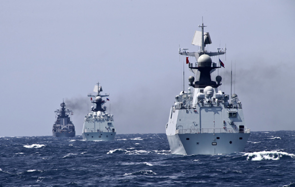 Marinhas chinesa e russa realizam manobras conjuntas de desembarque costeiro