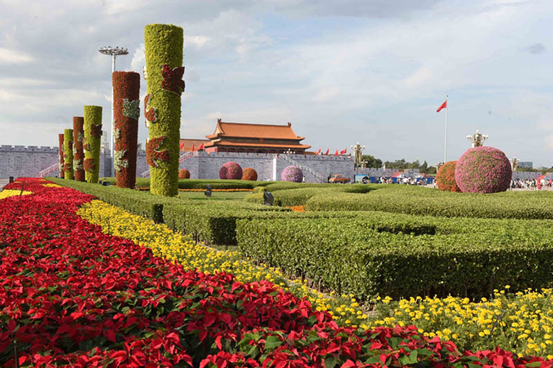 Réplica floral da Grande Muralha na Pra?a Tiananmen