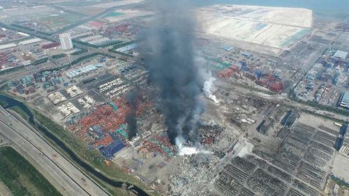 Número de mortos na explos?o do Porto de Tianjin sobe para 150