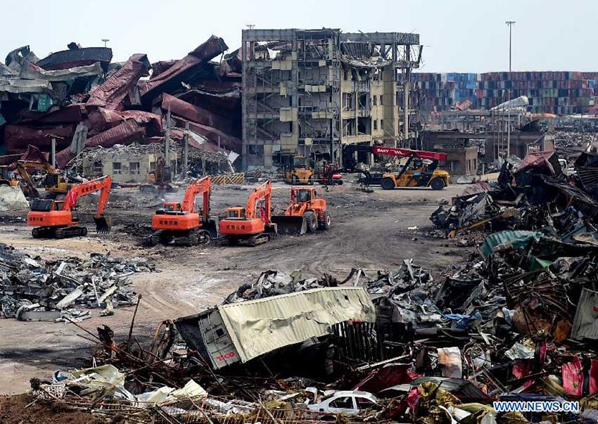 Número de mortos na explos?o do Porto de Tianjin sobe para 150