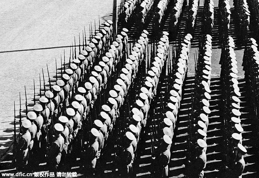 Imagens históricas de desfiles militares