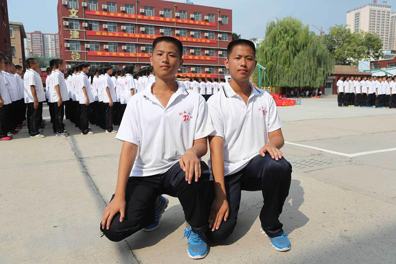 Escola no norte da China tem 16 novos alunos gémeos