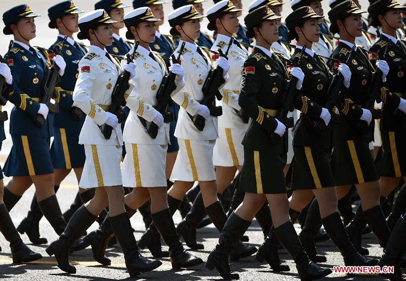 Os batalh?es femininos do exército d?o personalidade à parada do Dia da Vitória