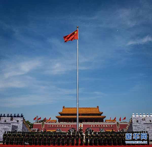 Mídia internacional presta alta aten??o ao desfile militar e à redu??o de 300 mil efetivos do exército