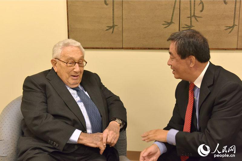 Kissinger: A China e os EUA precisam de trabalhar em coopera??o e n?o em confronto