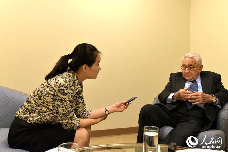 Kissinger: A China e os EUA precisam de trabalhar em coopera??o e n?o em confronto