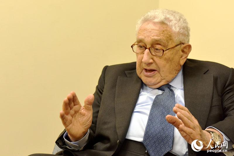 Kissinger: A China e os EUA precisam de trabalhar em coopera??o e n?o em confronto