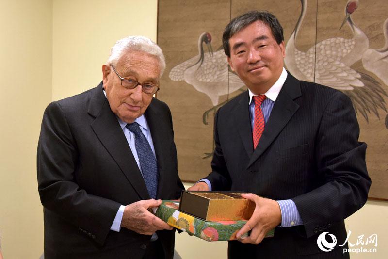 Kissinger: A China e os EUA precisam de trabalhar em coopera??o e n?o em confronto