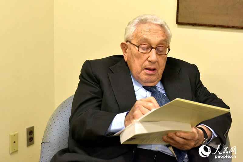 Kissinger: A China e os EUA precisam de trabalhar em coopera??o e n?o em confronto