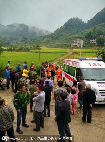 Morreram dois operadores de TV na caída de um helicóptero no sudoeste da China