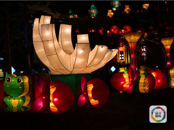 2,300 lanternas iluminam a chinatown de Singapura para as celebra??es do festival do meio outono