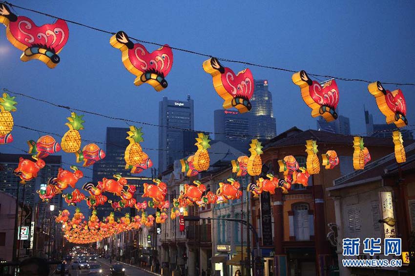 2,300 lanternas iluminam a chinatown de Singapura para as celebra??es do festival do meio outono
