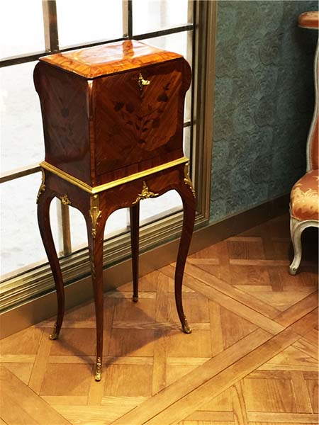 Cole??o de relíquias culturais francesas dos séculos XVII e XVIII é exibida em Xangai