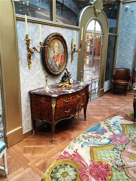 Cole??o de relíquias culturais francesas dos séculos XVII e XVIII é exibida em Xangai