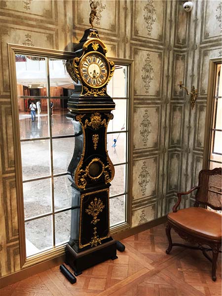 Cole??o de relíquias culturais francesas dos séculos XVII e XVIII é exibida em Xangai