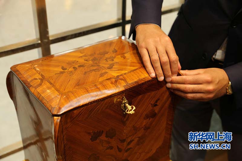 Cole??o de relíquias culturais francesas dos séculos XVII e XVIII é exibida em Xangai