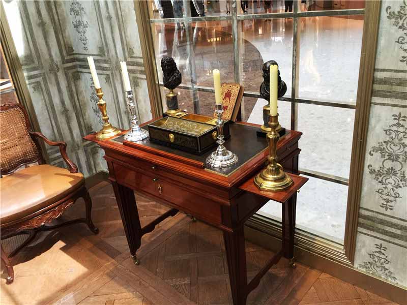 Cole??o de relíquias culturais francesas dos séculos XVII e XVIII é exibida em Xangai