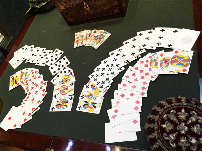 Cole??o de relíquias culturais francesas dos séculos XVII e XVIII é exibida em Xangai