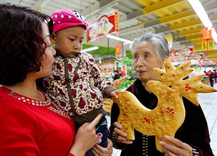 Habitantes do noroeste da China preparam bolos da lua tradicionais para o Festival do Meio do Outono