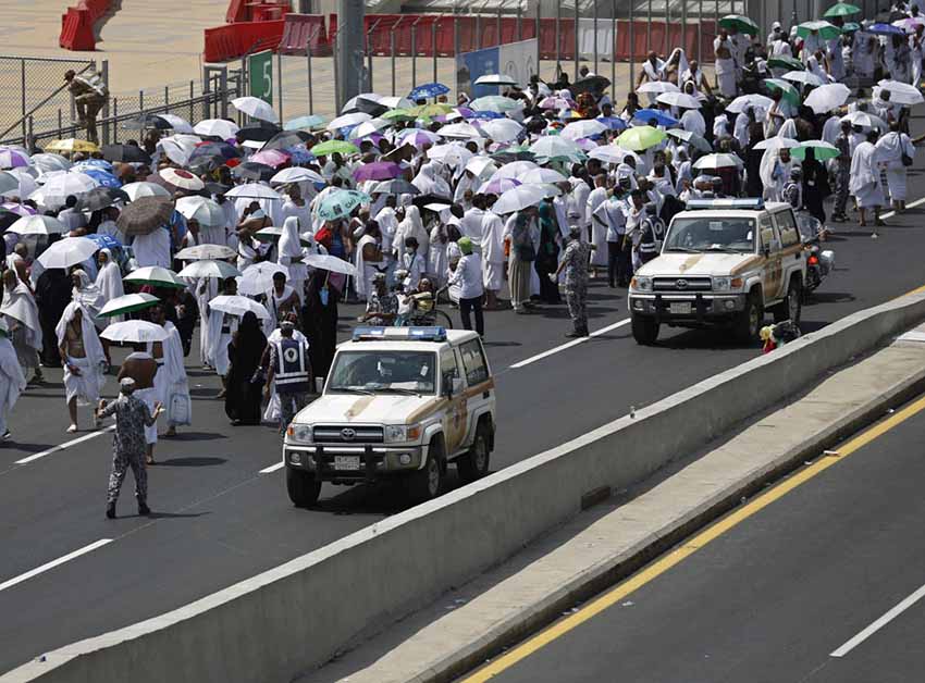 Mais de 700 peregrinos morrem durante a peregrina??o anual do Hajj em Meca