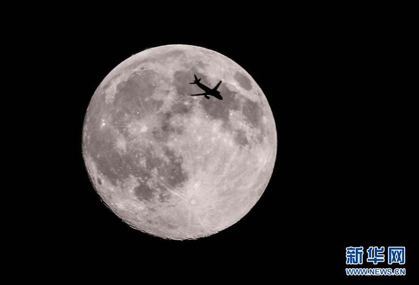 Lua cheia em diversos lugares da China na noite do Festival do Meio do Outono