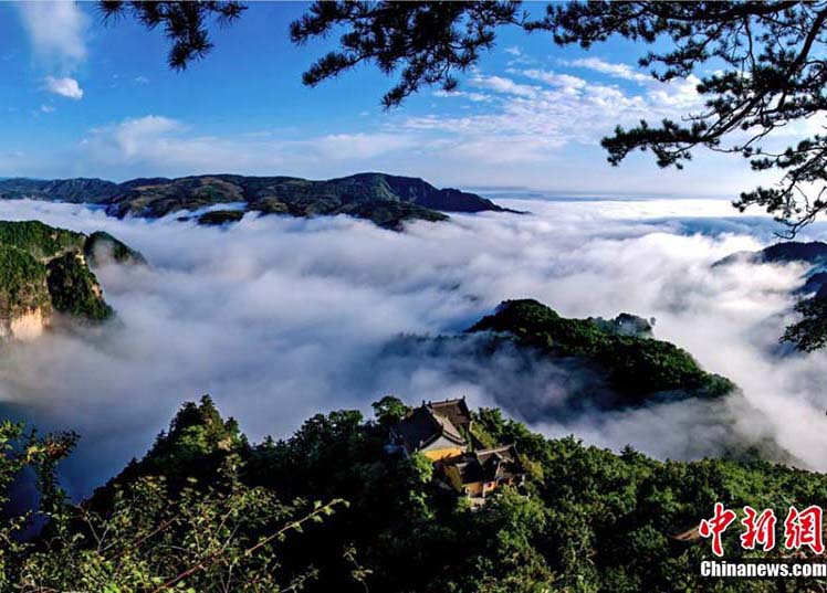 Paisagens lindas do outono no Monte Kongtong no noroeste da China