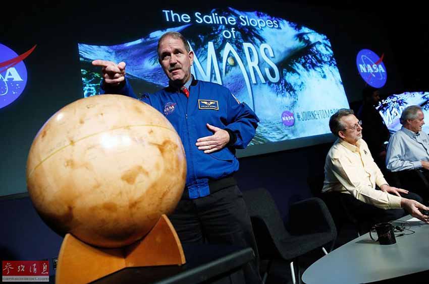 NASA anuncia descoberta de forte evidência de água na superfície de Marte