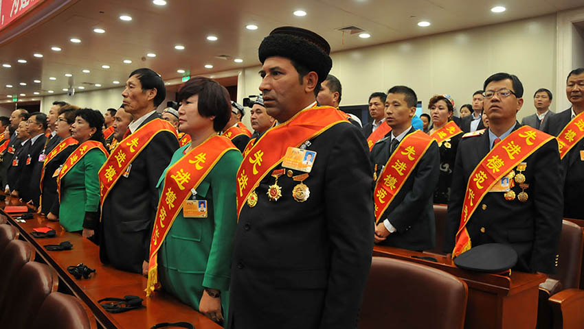 Líder sênior da China: Xinjiang obteve êxitos enormes nas últimas seis décadas