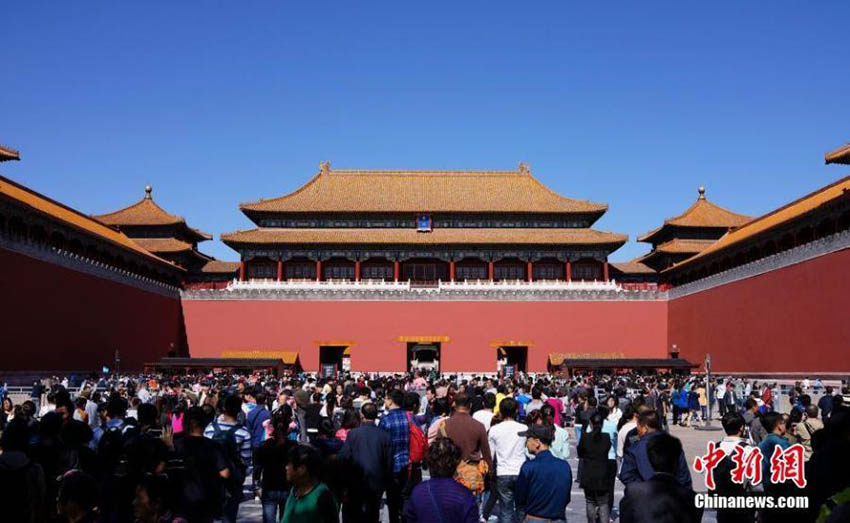 Atra??es turísticas repletas de visitantes durante as férias do Dia Nacional