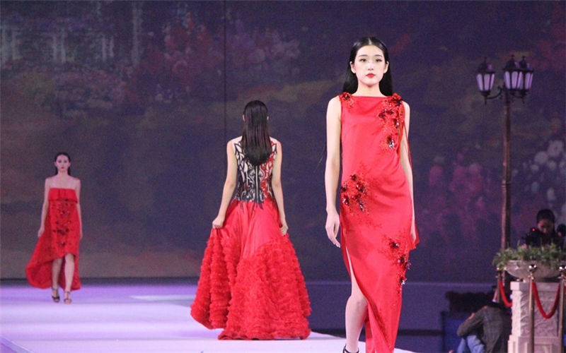Come?a a Semana da Moda de Chengdu 2015