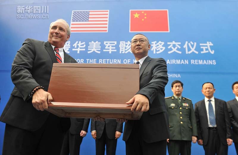 Restos mortais de pilotos dos EUA da Segunda Guerra Mundial s?o devolvidos no sudoeste da China