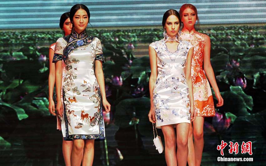 Semana de Moda da China é aberta em Pequim
