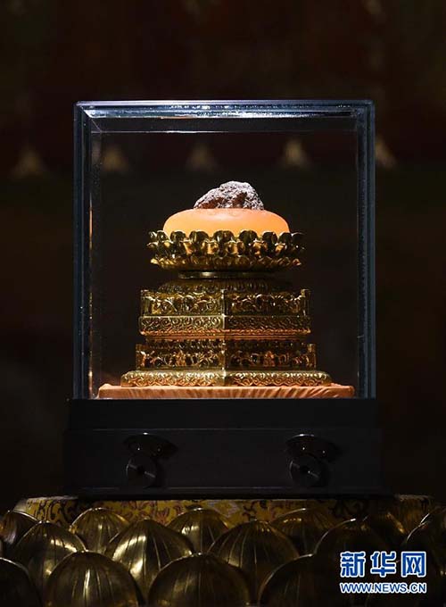 Realizada em Nanquim cerimónia de adora??o de relíquia de Shakyamuni