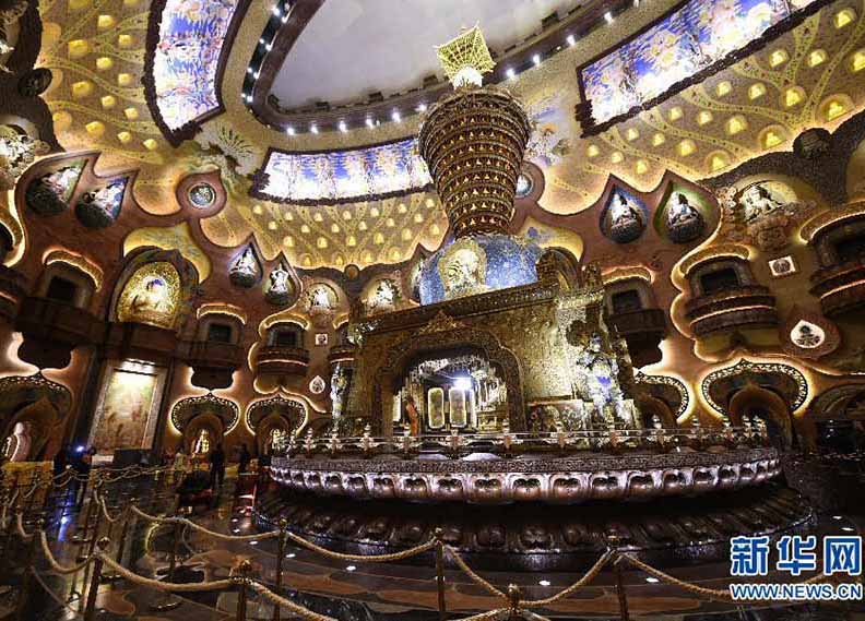 Realizada em Nanquim cerimónia de adora??o de relíquia de Shakyamuni