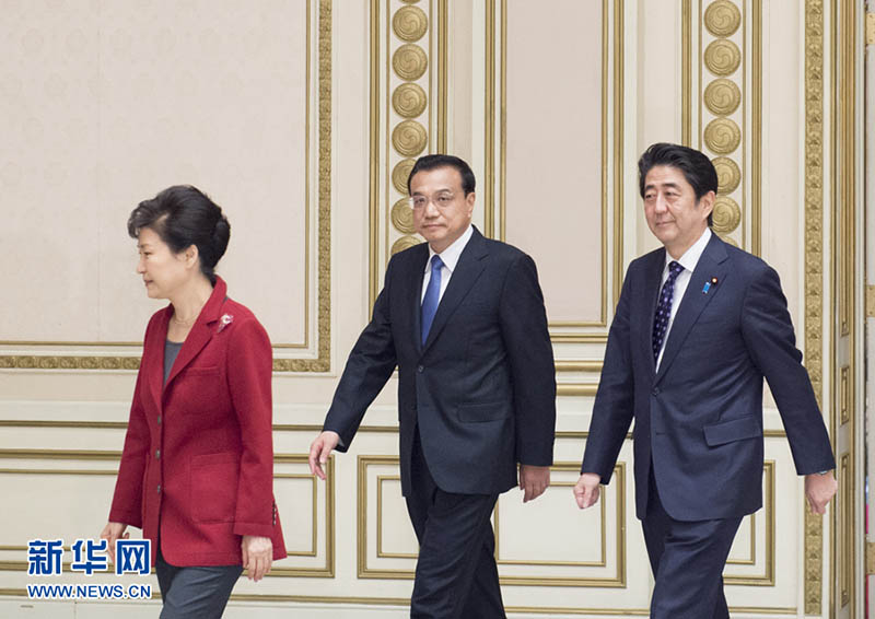 Li Keqiang participa da Cúpula China, Jap?o e Coreia do Sul