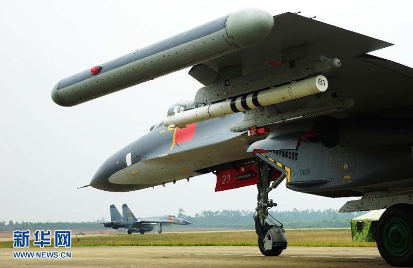 For?a aérea chinesa realiza exercícios militares