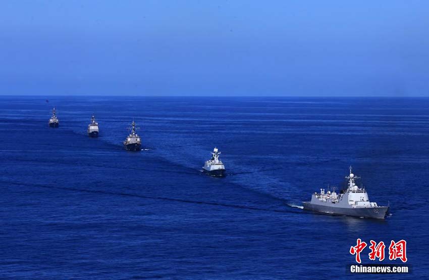 Marinhas chinesa e norte-americana realizam exercício militar no Oceano Atlantico