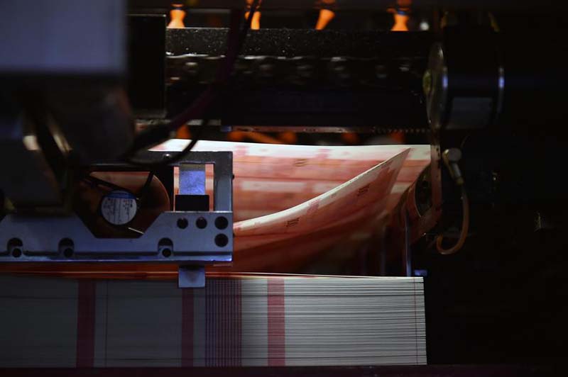 China lan?a nova nota de 100 yuans mais segura e moderna