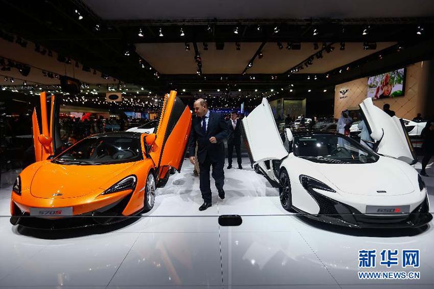Aberta a edi??o 2015 da Feira internacional de automóveis de Dubai