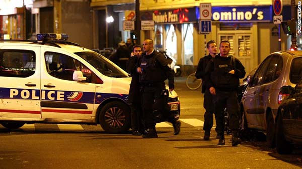 Terror em Paris: Fran?a sofre ataque terrorista, mais de 150 mortes confirmadas 