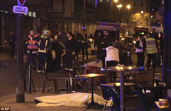 Terror em Paris: Fran?a sofre ataque terrorista, mais de 150 mortes confirmadas 