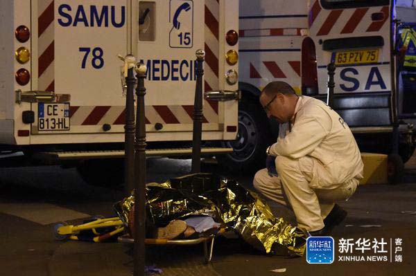 Terror em Paris: Fran?a sofre ataque terrorista, mais de 150 mortes confirmadas 