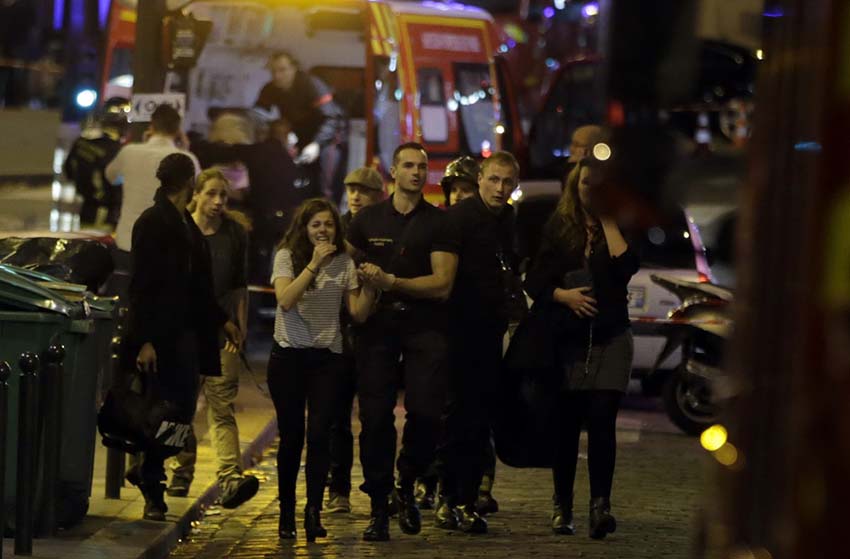 Terror em Paris: Fran?a sofre ataque terrorista, mais de 150 mortes confirmadas 
