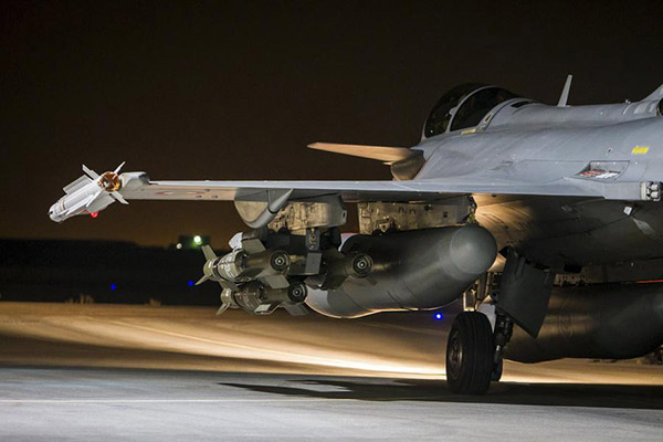 Fran?a e Rússia direcionam mais ataques contra o Estado Islamico na Síria