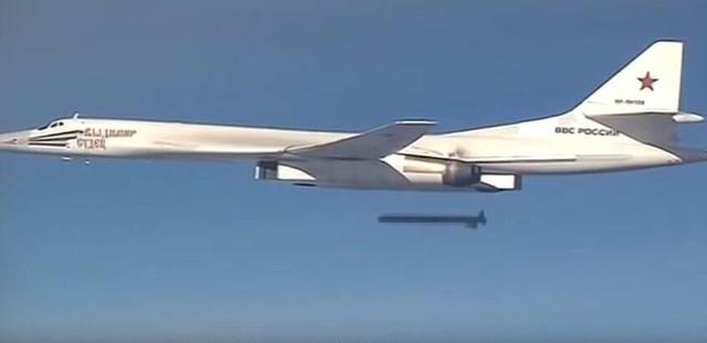 Fran?a e Rússia direcionam mais ataques contra o Estado Islamico na Síria