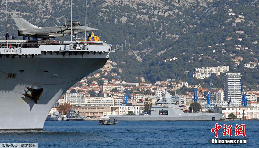 Porta-avi?es Charles de Gaulle parte para atacar Estado Islamico